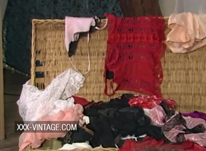 XXX-Vintage: Kenangan seksi dengan si rambut coklat bertetek besar