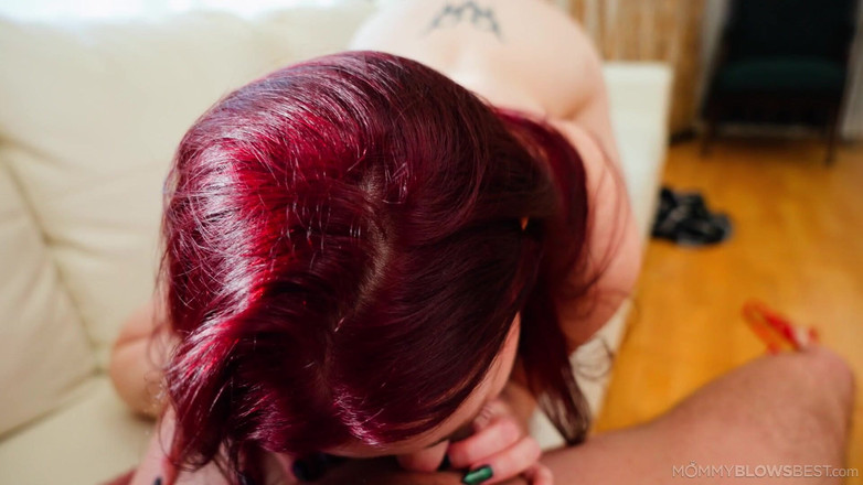 Mommy blows best: 내 자지를 빨아주는 엄마