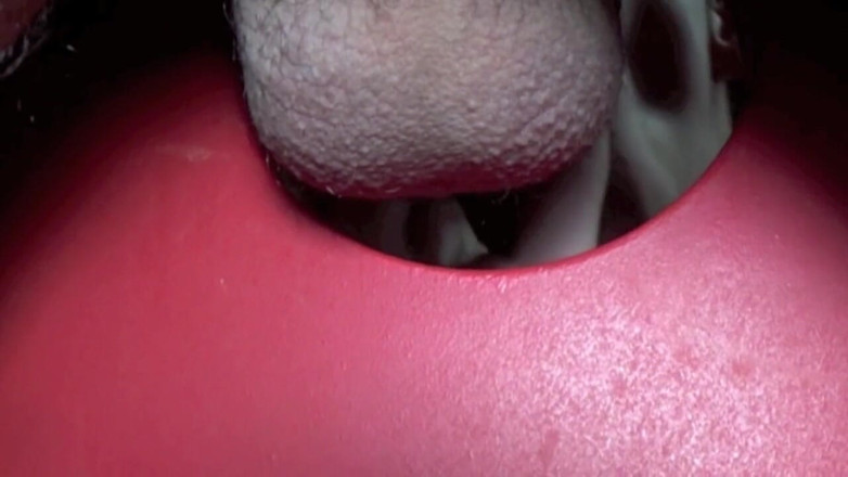 French twinks amator sextapes: ग्लोरी होल में ट्विंक द्वारा लंड चूसने के साथ शौकिया सेक्स टेप