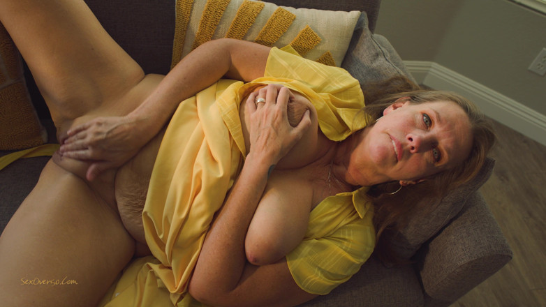 Sex Over 50: Соло в желтом платье