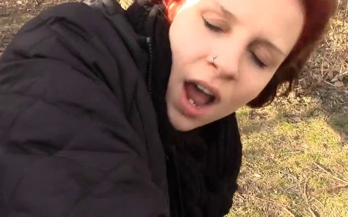 FoxyMedia: 스트리트 퀵키 - 한 조각 받기, 구강성교, 사정