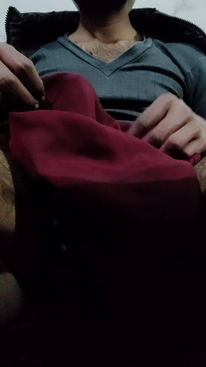 Satin And Silky: Порно дрочка в атласном шелке - растирание головы хуя темно-атласным шелковым костюмом медсестры (49)