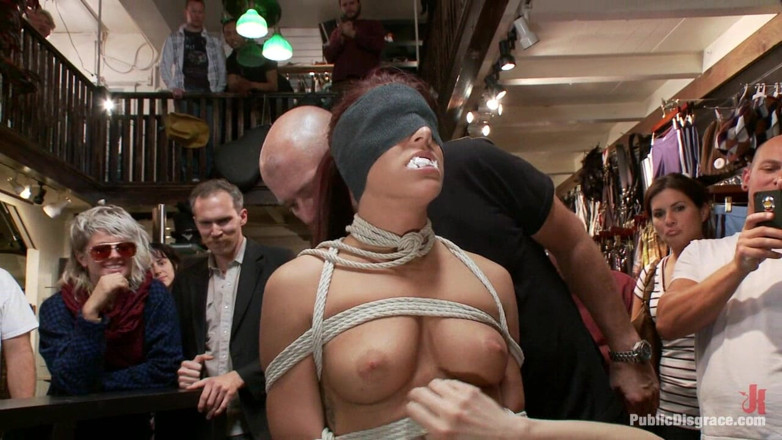 Public Disgrace by Kink: Perfekter körper, schönes gesicht - erstmals sex in der Öffentlichkeit und BDSM