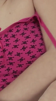 Hot Buns Scene-2 สาวผมน้ำตาลวัยรุ่น Nikita ตูดใหญ่ โดนแตกในหีแบบมันส์