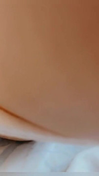 Orgasmo depois da faculdade. Masturbação de calcinha branca Close-up. Buceta gostosa. Buceta peluda recebe um orgasmo Foda com os dedos. Bichano