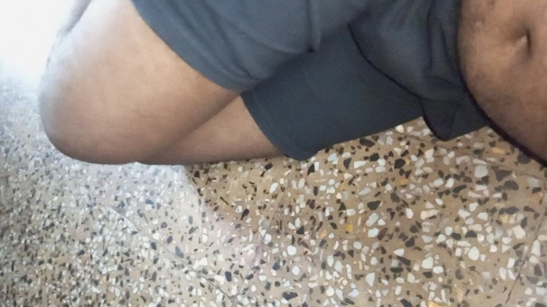 Sweet Indian cock: Моя дружина в кухонній кімнаті, пизду пестять пальцями цицьки