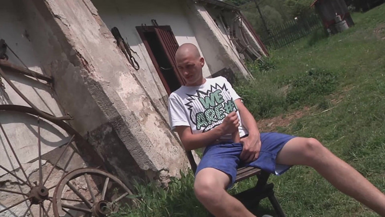 German amateur - 100% German hardcore videos: Remaja manis dikongkek di luar rumah di hadapan teman lelaki