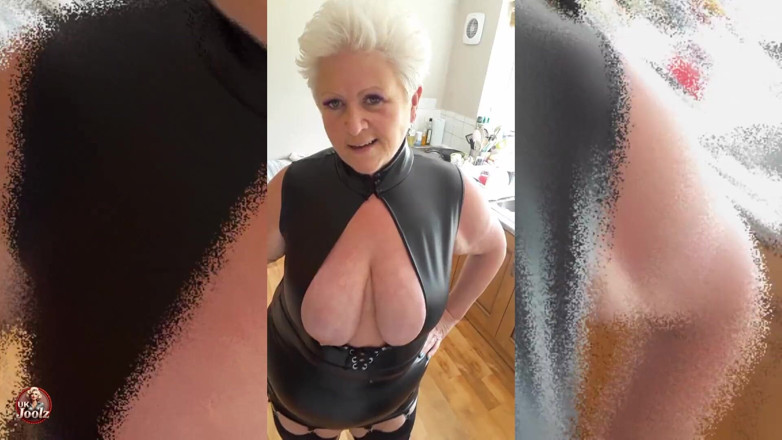 Uk Joolz: Stivali kinky