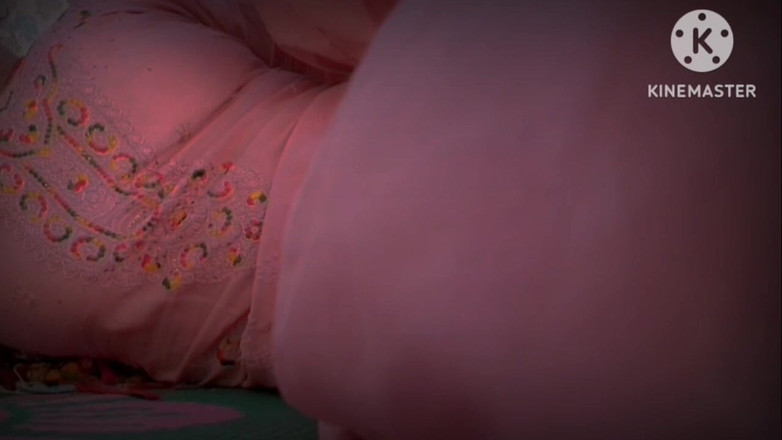 TricolorMusic3: Desi mladá sexy holka Roztomilá oholená kundička