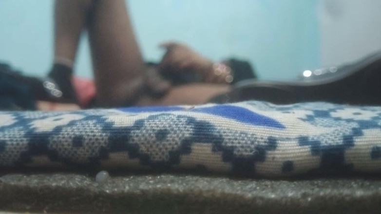 Urvashipatil123: Indyjski crossdresser seksowny wideo jedwabny naqAb