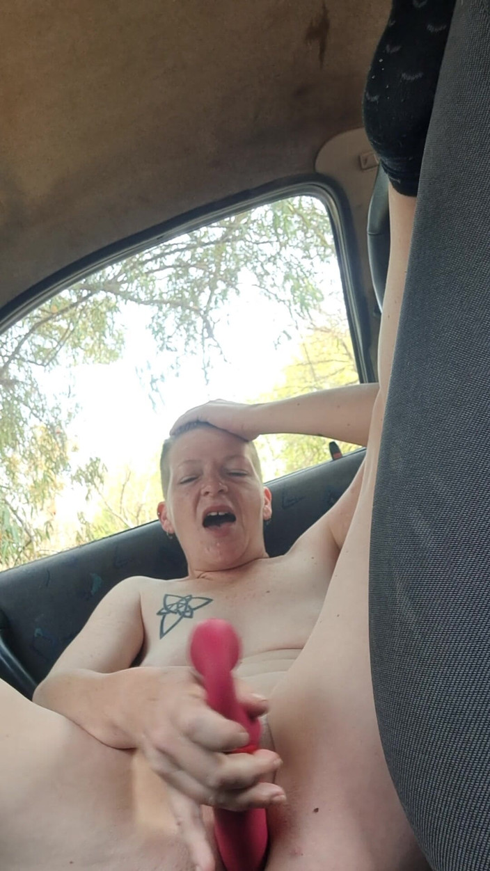 ZenitheBloodRose: Car Play