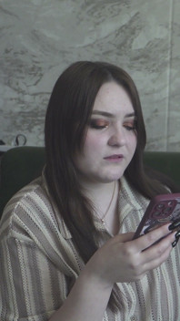Сюжет — Мій начальник знає, що мені подобається (російський, страпон, шльопання, жіноче домінування)