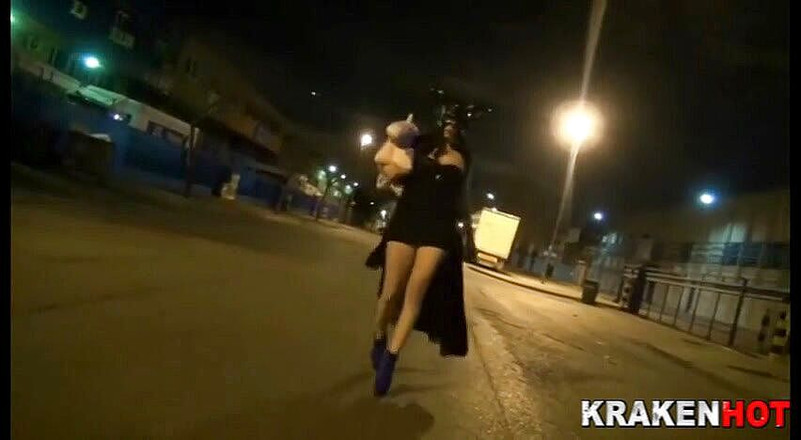 Krakenhot: Cosplay MILF v BDSM scéně s cizím mužem