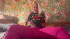 Putarankahotmilf: Futa mami mit Riesenschwanz fickt ihre transen-mitbewohnerin
