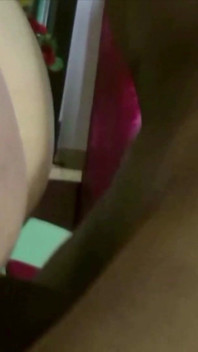 Această mamă sexy franceză este gata să se joace cu pula lui încărcată