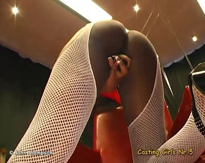 German Hardcore Gangbang: Casting si gadis seksi nr.5 - cewek seksi lagi bugil & berpose