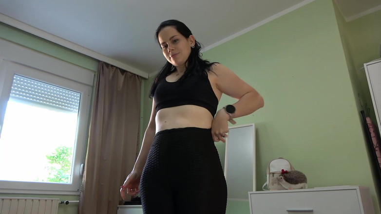 Anna Sky: Горячая фитнес-милфа Анна делает минет своему тренеру