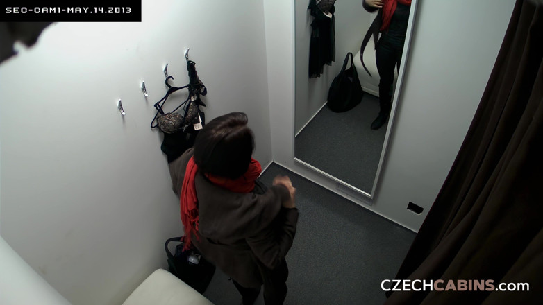 Czech Cabins: Czech Cabins 19: Athletic Chick Strips Like a Fucking Pro - Puts...