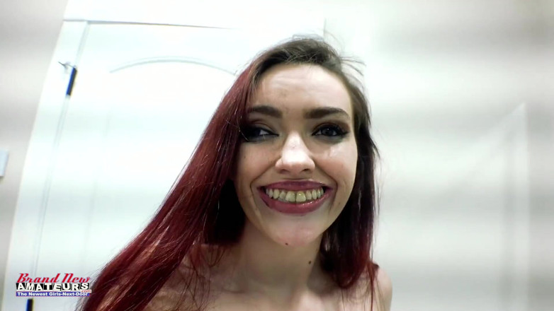 Brand New Amateurs: Deel 2 van 2 roodharige milf probeert anale masturbeert zuigt sperma voor...