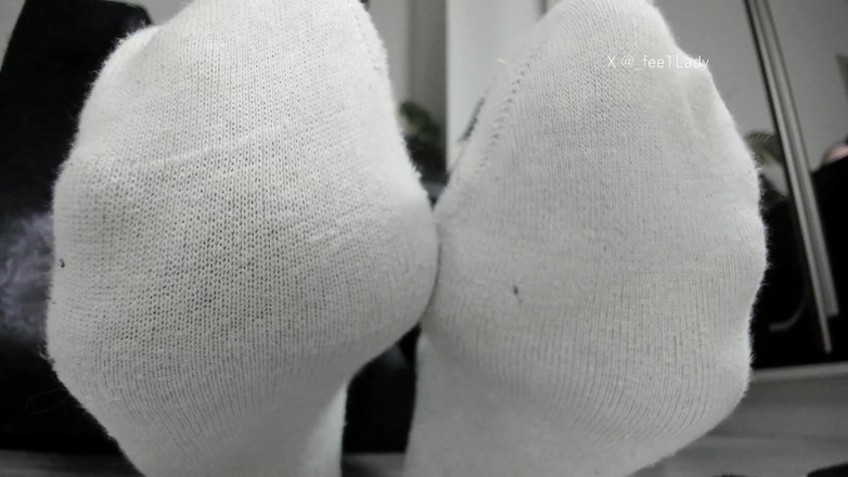 Feet lady: Yum Old Socks