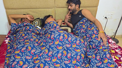 Kilash: Hintli swastika dewar kocası yataktayken çömeliyor