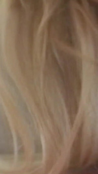 Curvă blondă limbi pulă mare înainte de orgasm cu degetul explozie