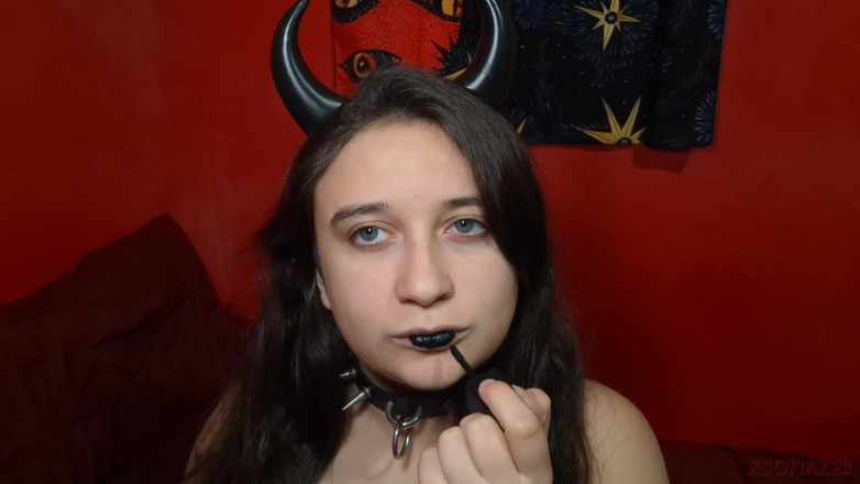 Sofia Nightshade: Trucco rossetto nero