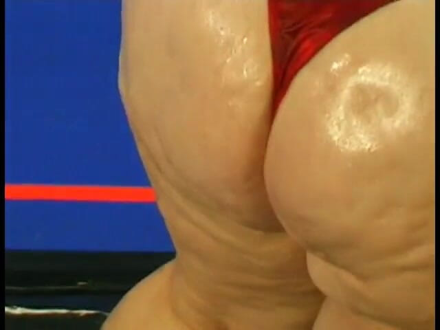 Give me BBW: Een geoliede harige bbw neukt met haar neuker