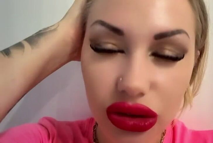 Goddess Misha Goldy: Lipfetish pro závislé na mých rtech