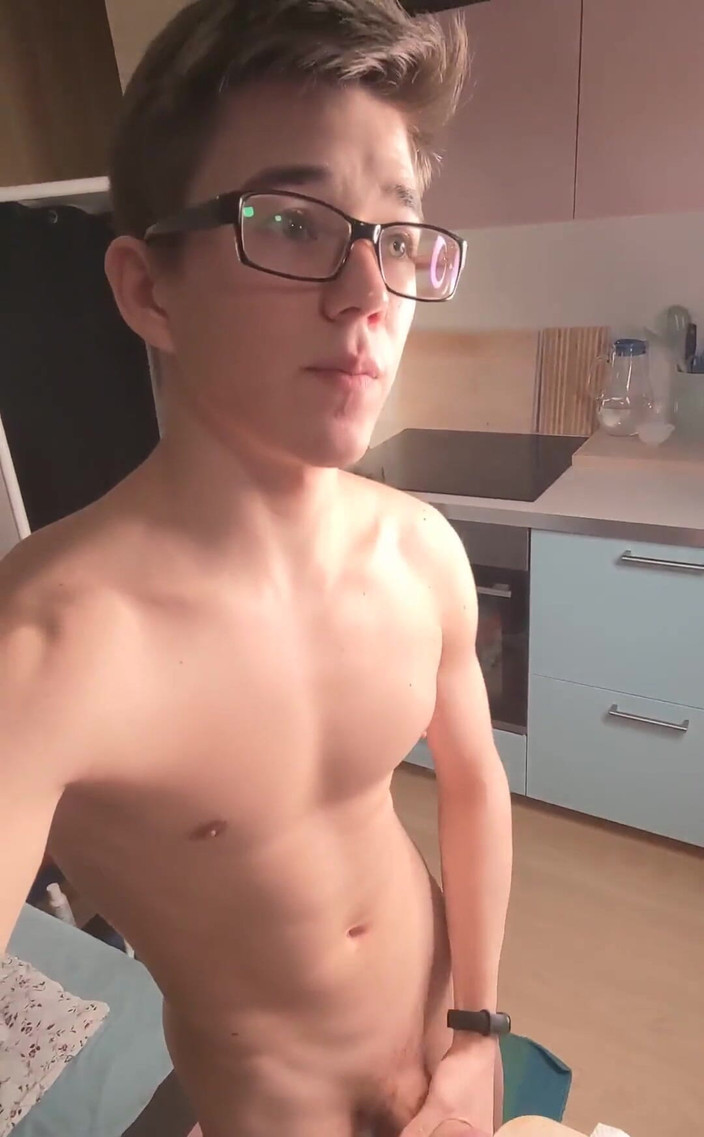 Alex Davey: Hotmapy i filmy dla ciebie, którzy chcą mnie przytulić od...