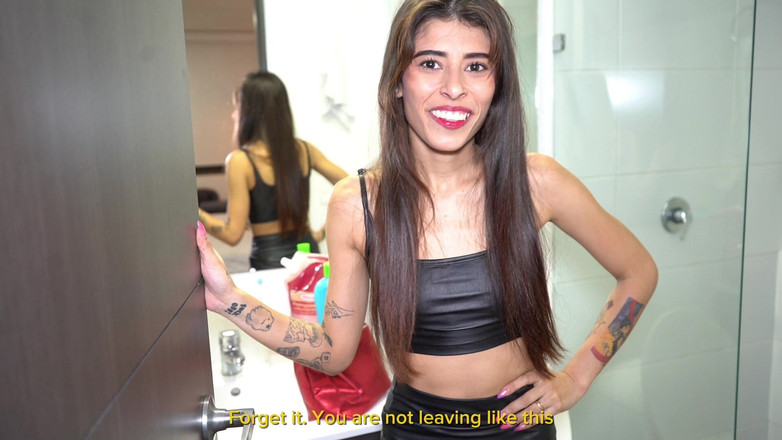 Valentino Roca TV: Analsex mit einer zierlichen, verspielten Latina