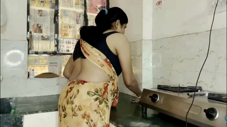 FantacyCouple: Devar ngentot kakak ipar india hot di meja dapur pagi-pagi...