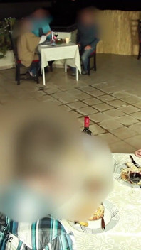 Scommetto che ti scoperò al ristorante??