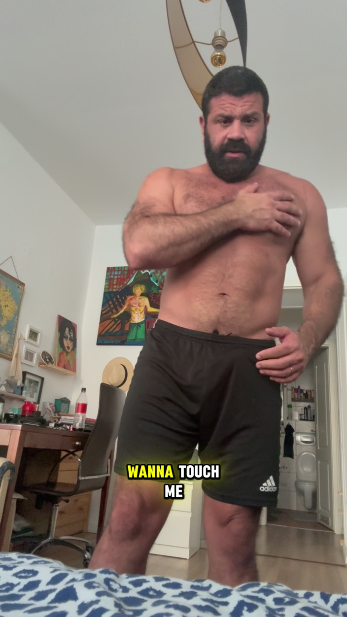 Massive daddy xxx: Delivery Guy Demands a 5-star Review