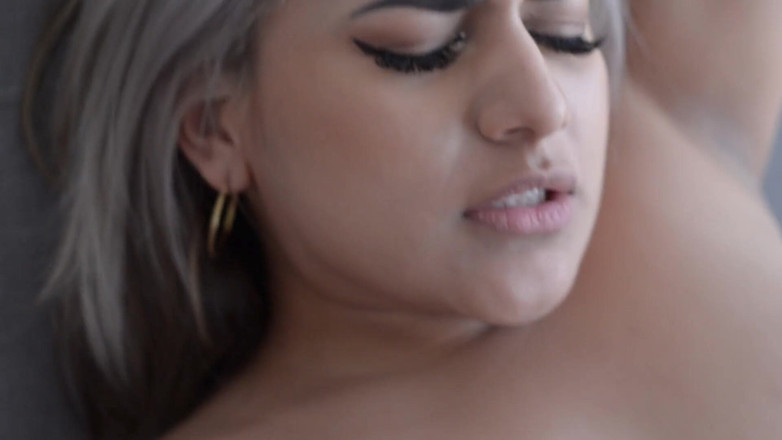Naty Delgado: Meine stiefschwestern entdecken mich, sex mit meinem freund, cuckold und...
