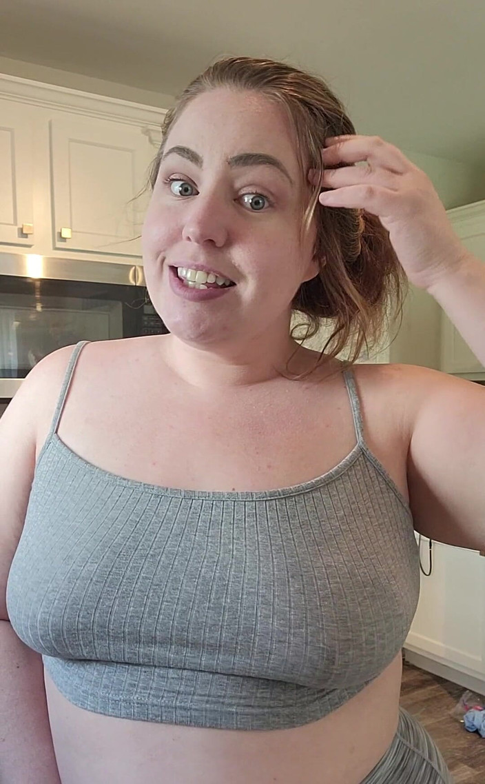 KinkyKatie: 私は隣人を誘惑するのが大好きです