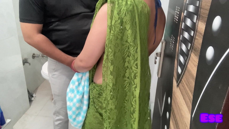 Sammy Sins: Desi tetička kouří a je ošukána mladým klukem