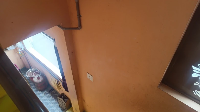 Pushpa studio: Cheating Housewife Romance in Stairs