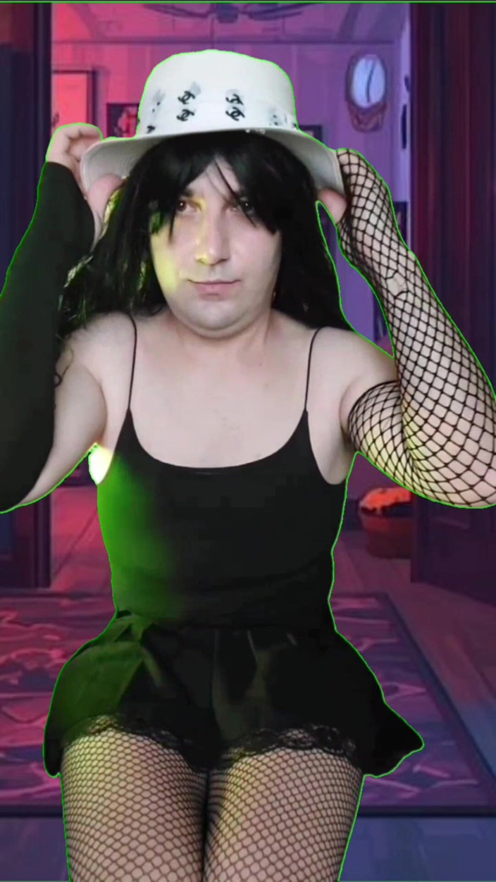 Kitty_Cross: 7 blondine mit knackarsch in goth den femininen beine weichen...