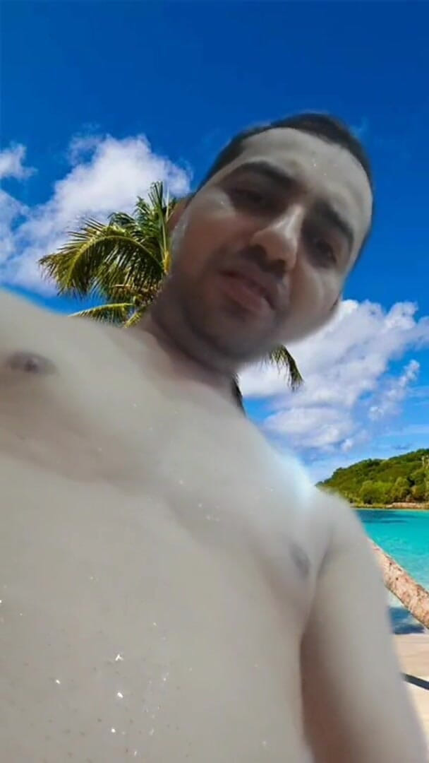 Cute & Nude Crossdresser: Nude boy on the virtual beach in AR Reels.