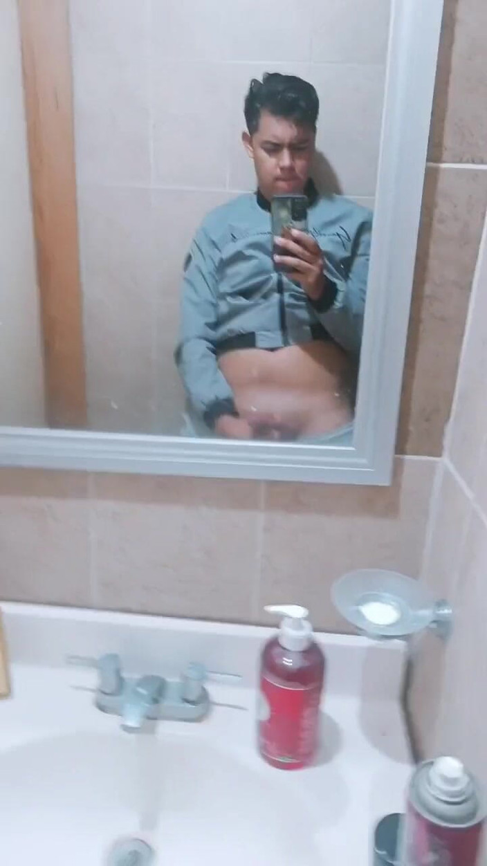 Ale Palomares: Prima masturbare a anului