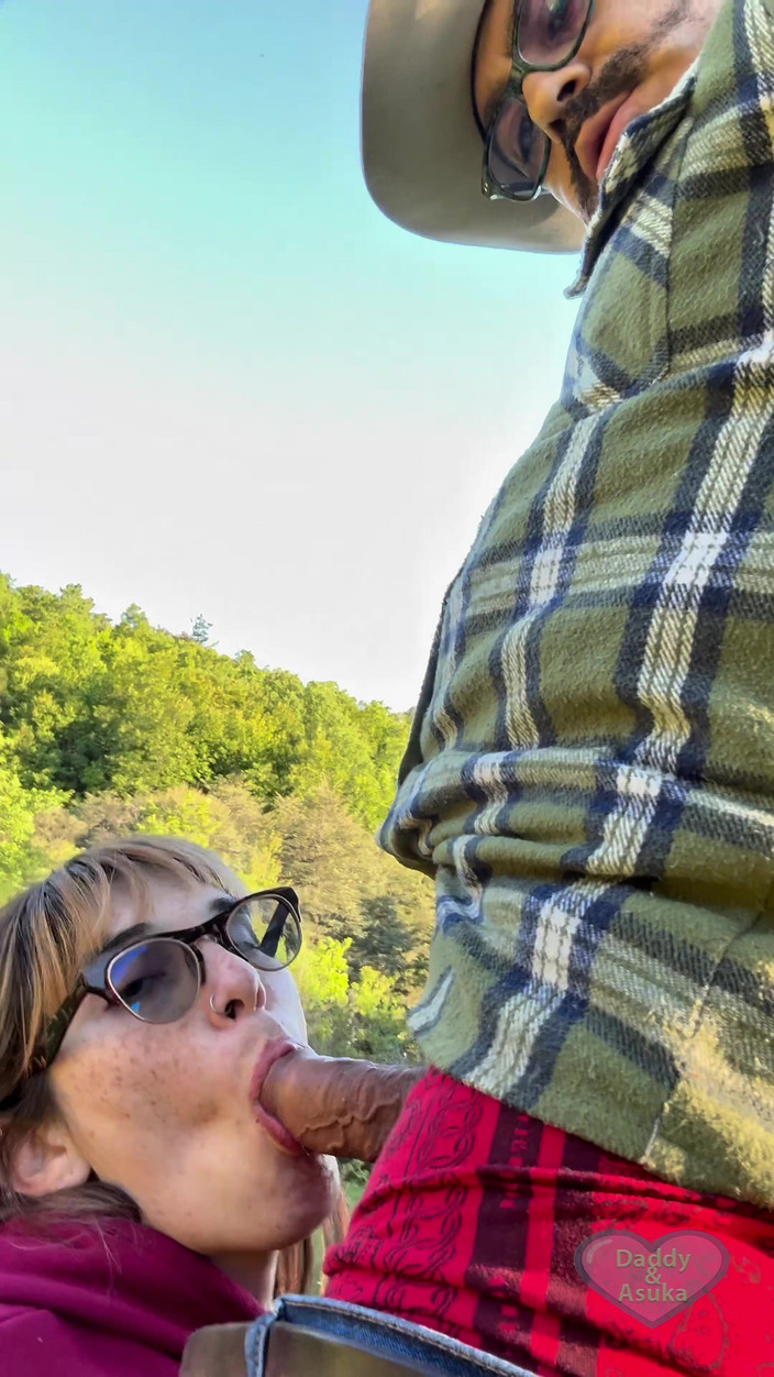 Daddy and Asuka: Episk utomhus avsugning