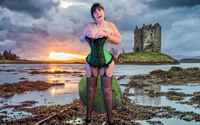 Carmen Angel: Preliminares e vibrador de uma vovó Highlander