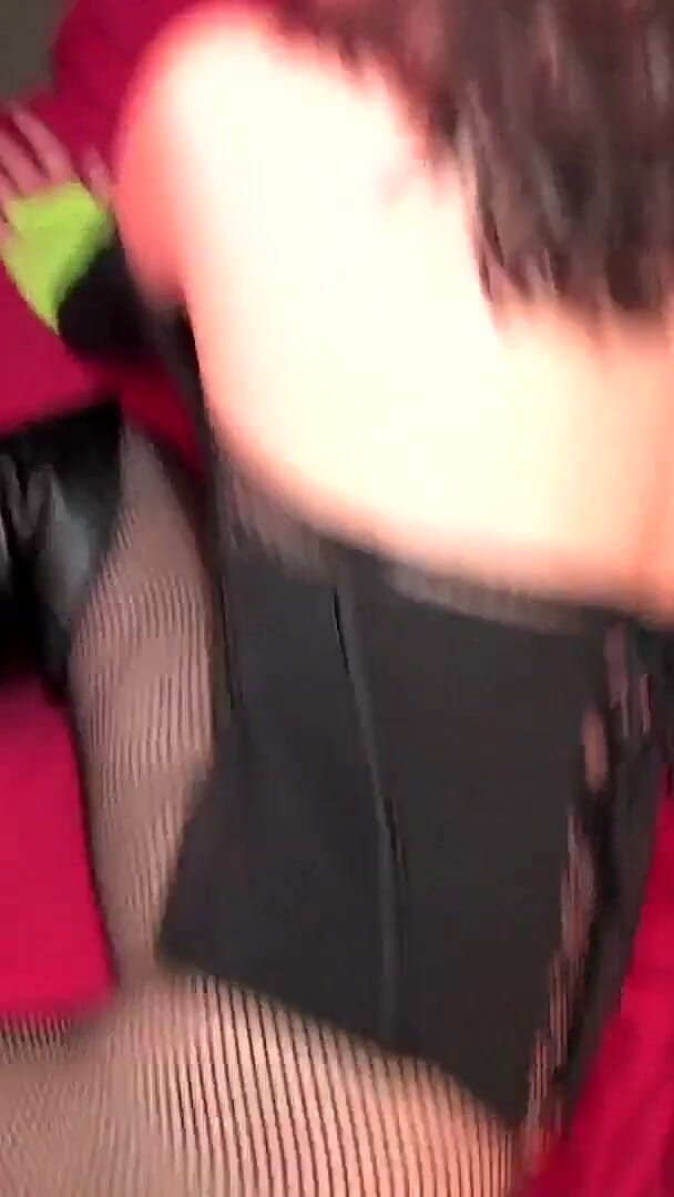 Milf taboo: Kåt MILF brunett tatuerad hora tycker om att skrika av...