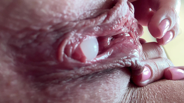 CumInMyMouthBaby: Prim-plan extrem - Pizdă umedă care picură și orgasm pulsatoriu