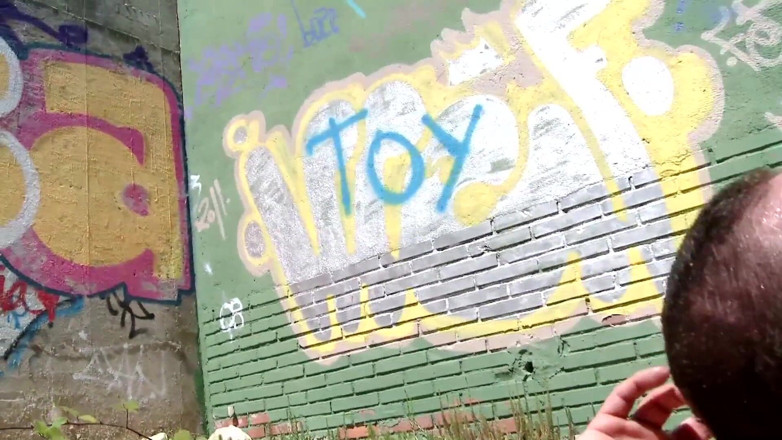 TeenXXX Stories: Rothaarige Dixie Valens mit natürlichen titten gibt einen tiefen blowjob...