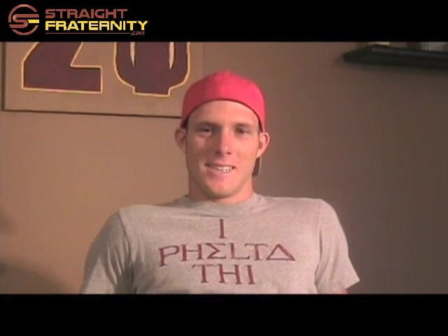 Straight Fraternity: Travis viene due volte