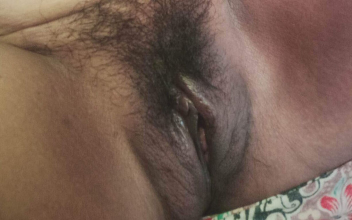 Jheng21: Dedilhando m buceta gorda