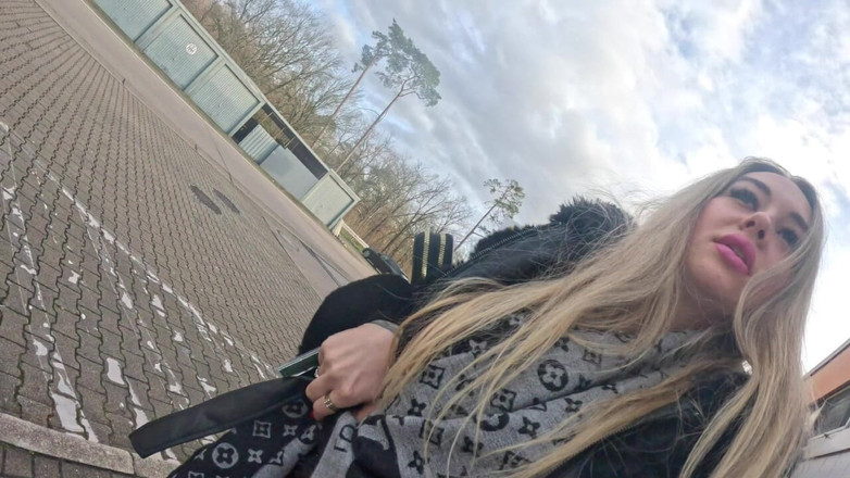 Beverly peach: Mitt hetaste piss på den offentliga toaletten!