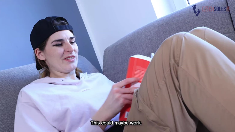 Czech Soles - foot fetish content: POV로 만든 섹시한 발 여대생